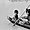 Enfants en pirogue sur la rivière Tonle Sap