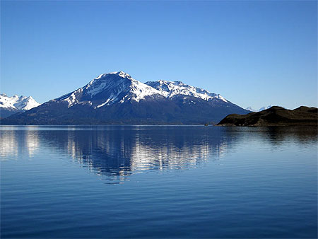 Fjord Última Esperanza, près de Puerto Natales Fjord Última Esperanza, près de Puerto Natales