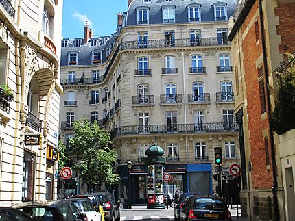 Ambiance d'une rue parisienne