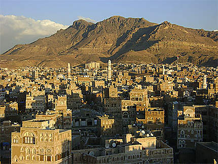 Vue de la vieille ville de Sanaa au coucher de soleil