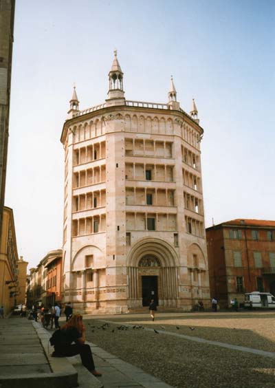 Le baptistère Le baptistère