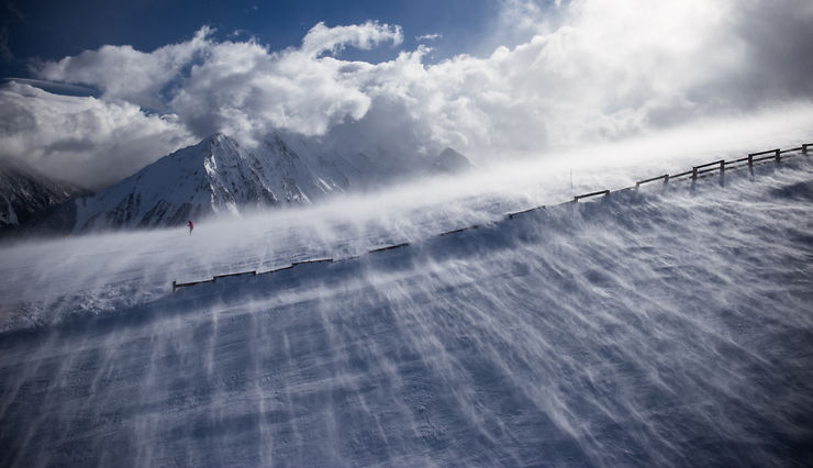 Des vagues de neige à Saint-Lary-Soulan, Pyrénées