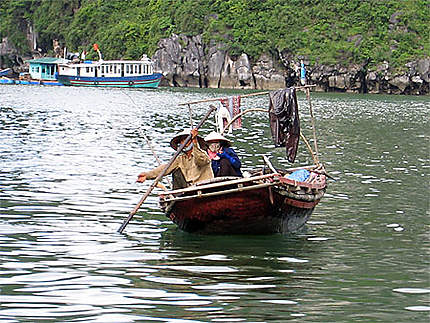 Les pêcheurs de la baie d'Along