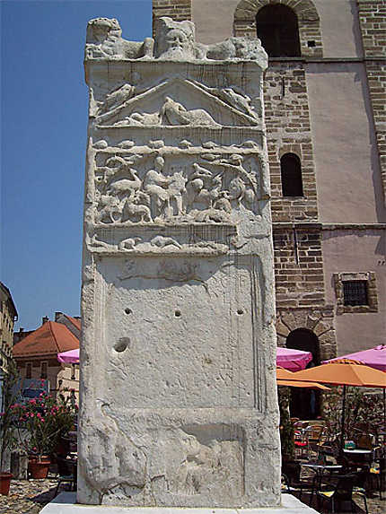 Stèle funéraire romaine