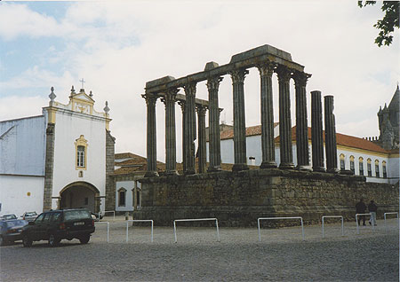 Temple romain d'Évora Temple romain d'Évora