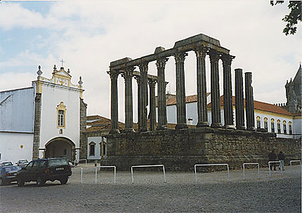Temple romain d'Évora