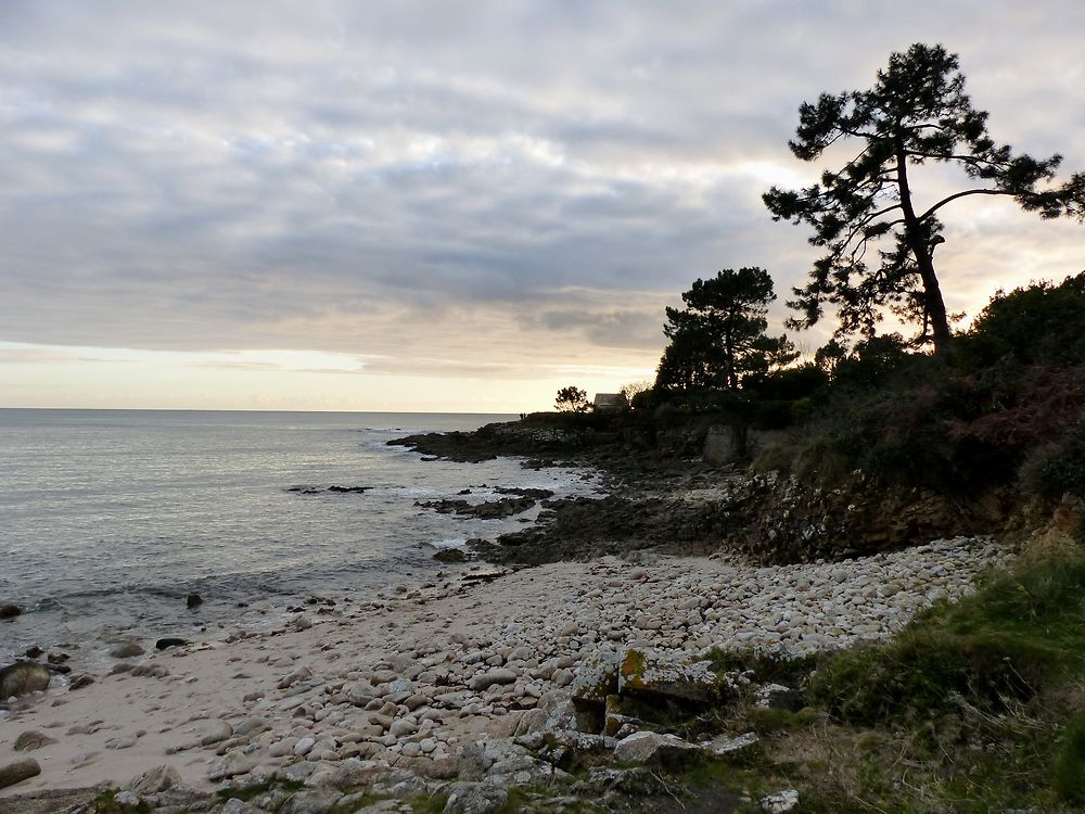 Petite plage de galets de Ste Marine 