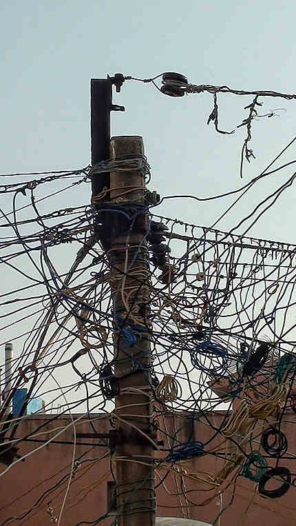 Poteau électrique : Insolite : Mahabalipuram (Mamallapuram) : Tamil Nadu :  Inde : Routard.com