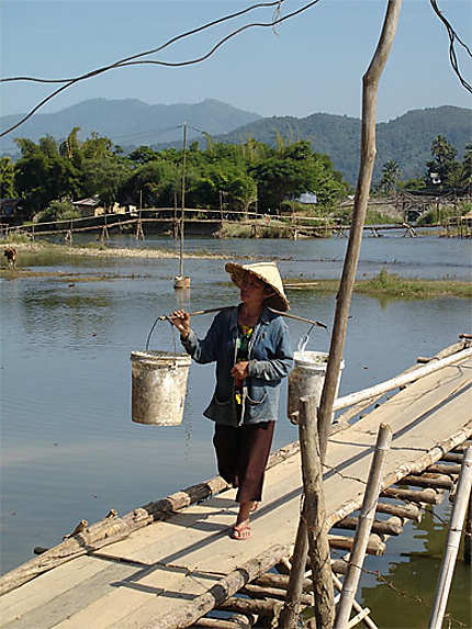 Femme laotienne