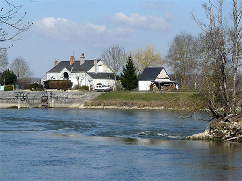 Athée S/Cher la maison de l'écluse