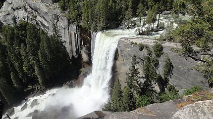 Vernal Fall 93 m Yosemite CA