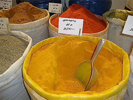 Epices au bazar de Shiraz