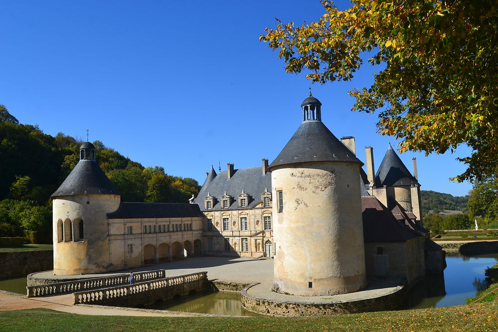 Façade principale du Château de Bussy Rabutin