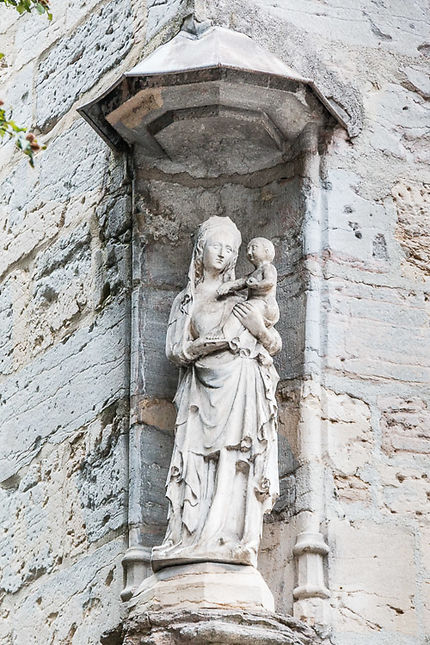 Besançon, Statuette de la Vierge Marie et l'Enfant