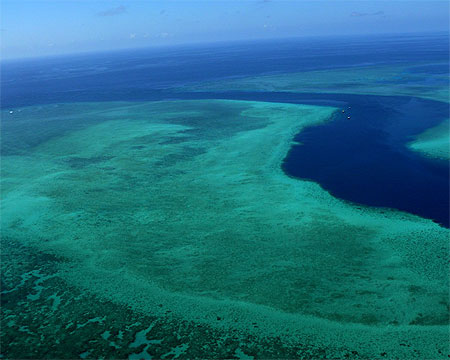 La passe en S de Mayotte vue du ciel La passe en S de Mayotte vue du ciel