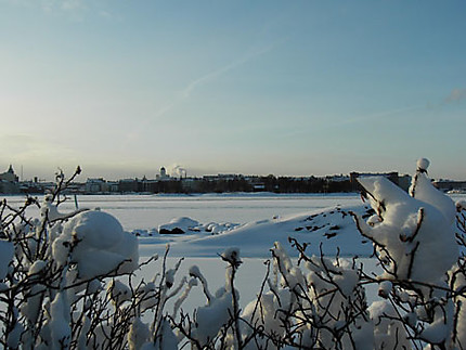 Helsinki ensevelie sous la neige
