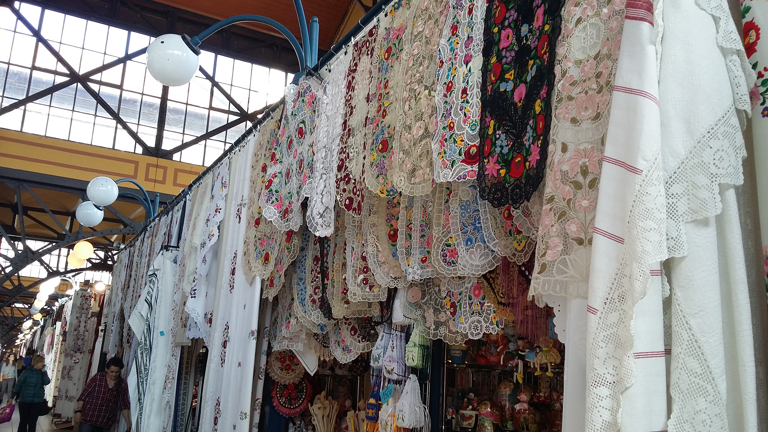Broderies traditionnelles Broderies traditionnelles