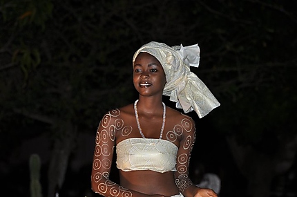 Acofin girl défilé de mode traditionnelle Aného