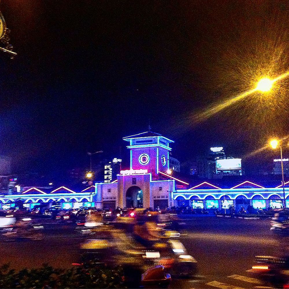 Marché de Ben Thanh de nuit