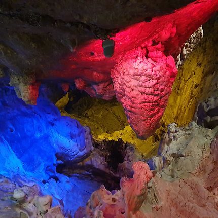La grotte de Vrelo 