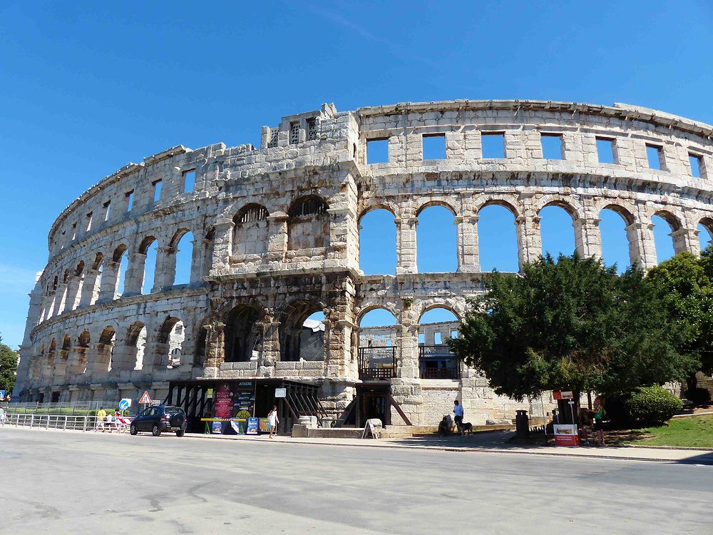 Amphithéâtre de Pula