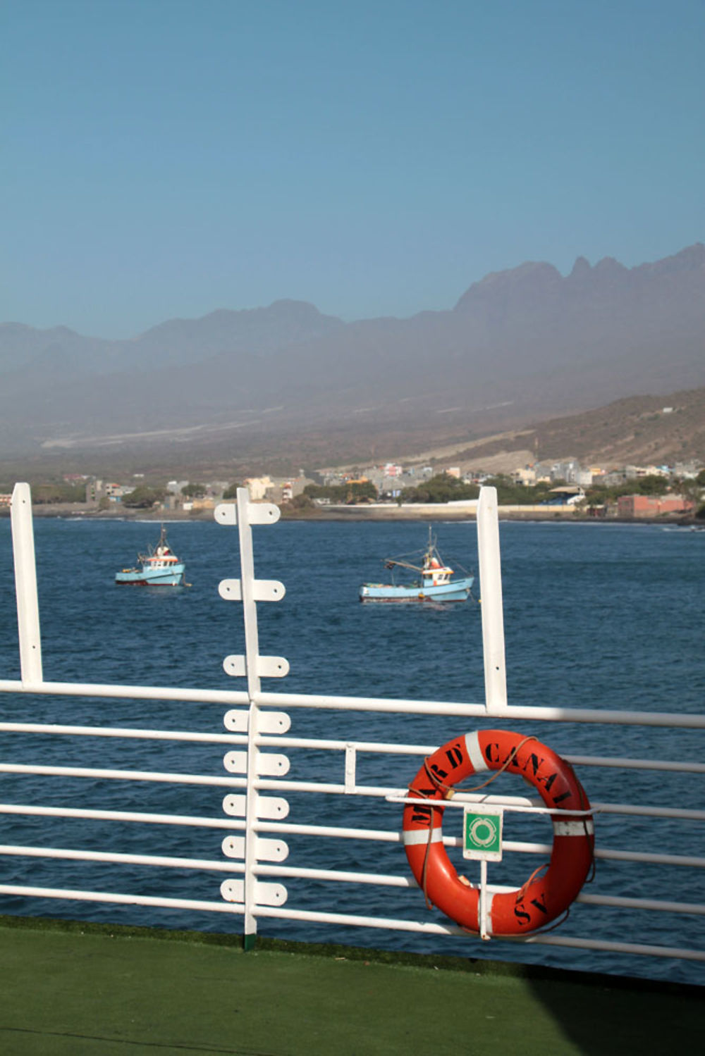 Arrivée à Porto Novo avec le mar d'canal