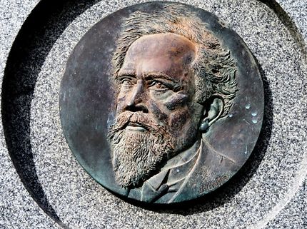 Monument Jean Perrin Prix Nobel de physique