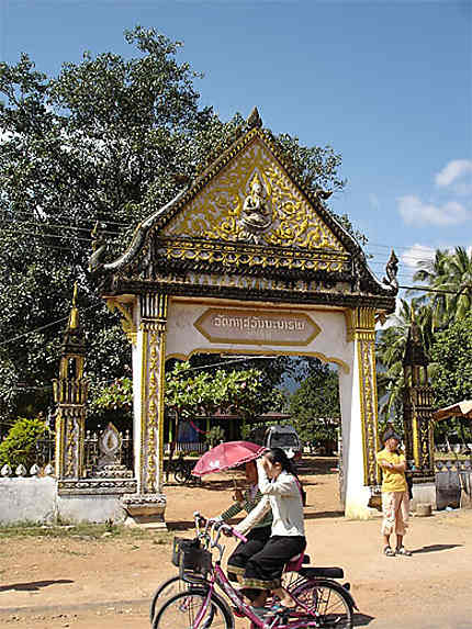 Entrée du temple de Vang Vieng
