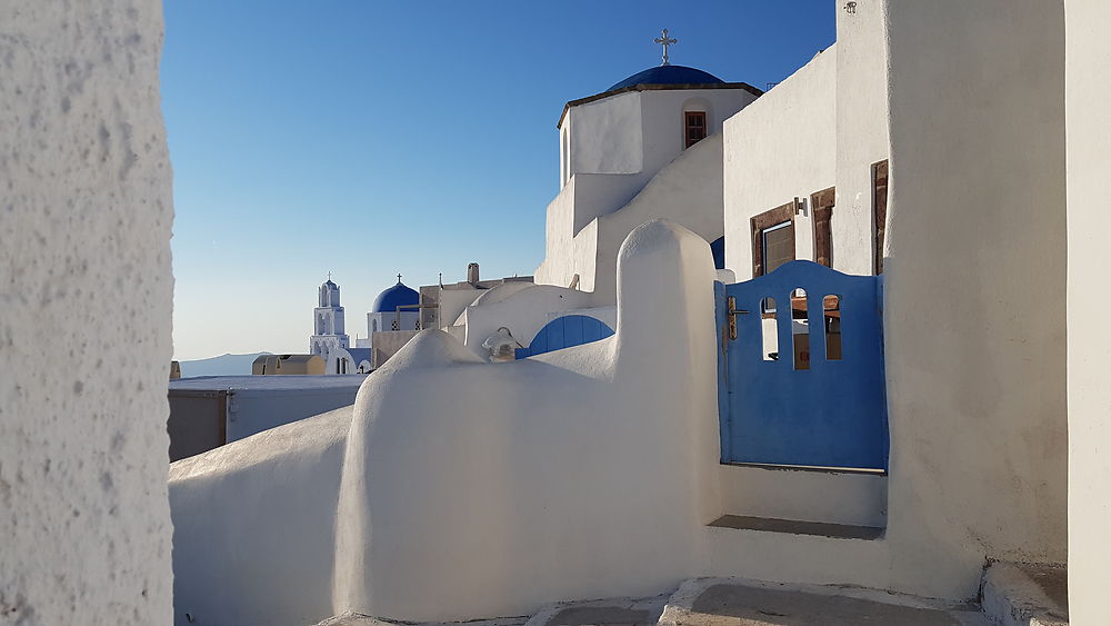 Ruelle d'Emporio à Santorin