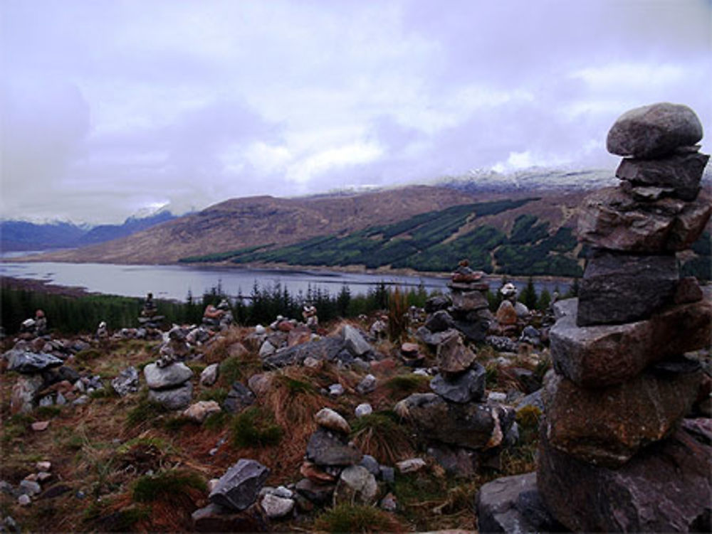 Cairns en bord de route