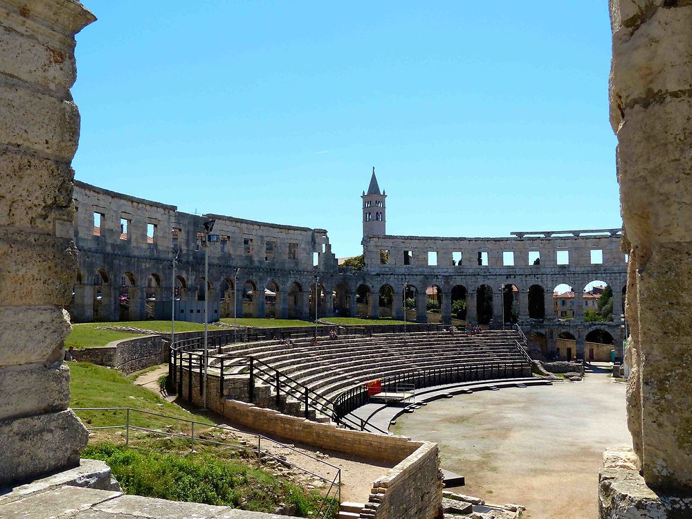 Amphithéâtre de Pula