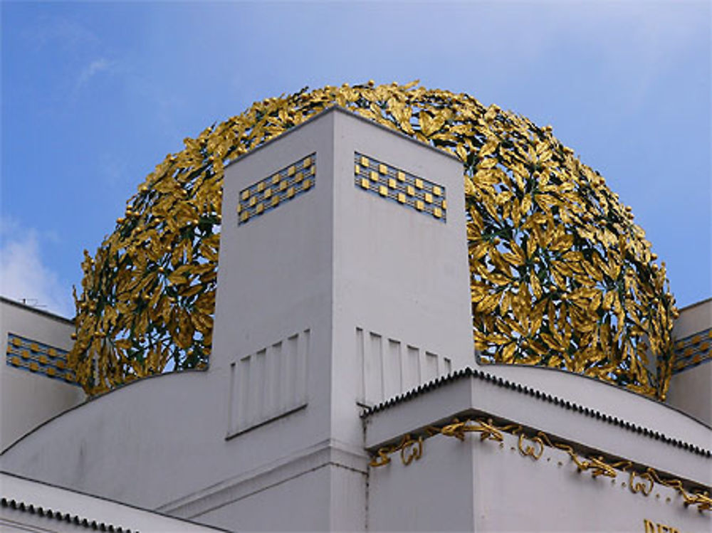 Feuilles d'or de la sphère du palais de la sécession