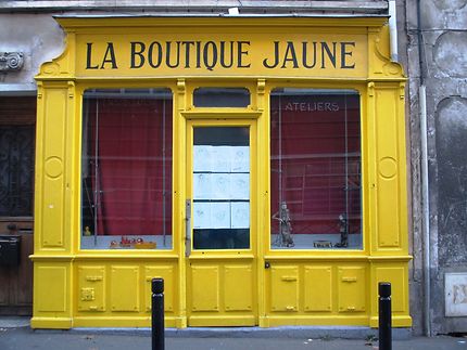 La vieille boutique jaune 