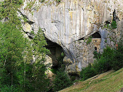 Les grottes du château