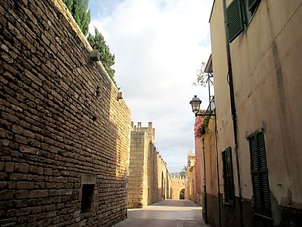 Ruelle du centre historique d'Alcúdia