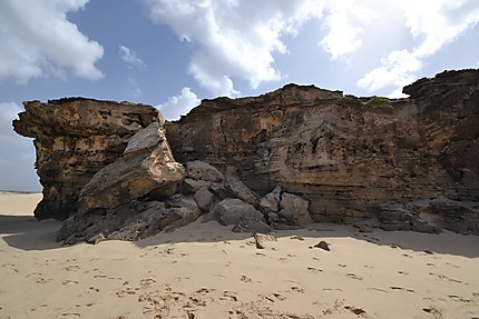 Les Grottes de Praia da Varandinha
