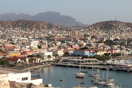 Mindelo Marina, et centre-ville
