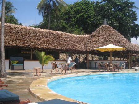 Travellers Beach Hotel & Club