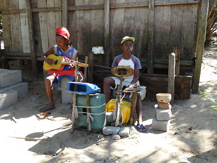 Les musiciens des Pangalanes