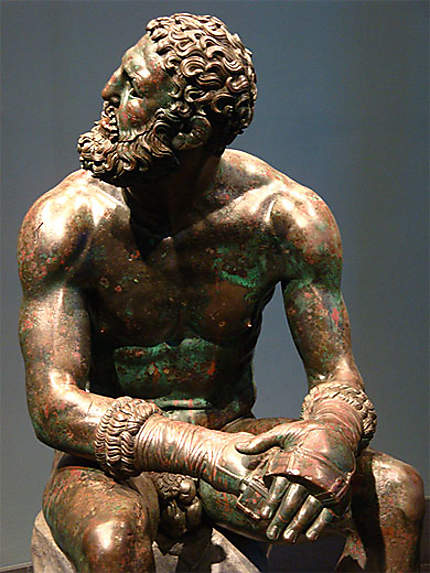 Statue homme blessé - Palais Massimo