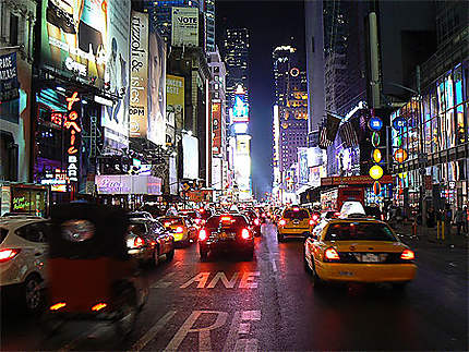 A Times Square, mes nuits sont plus claires que vos jours