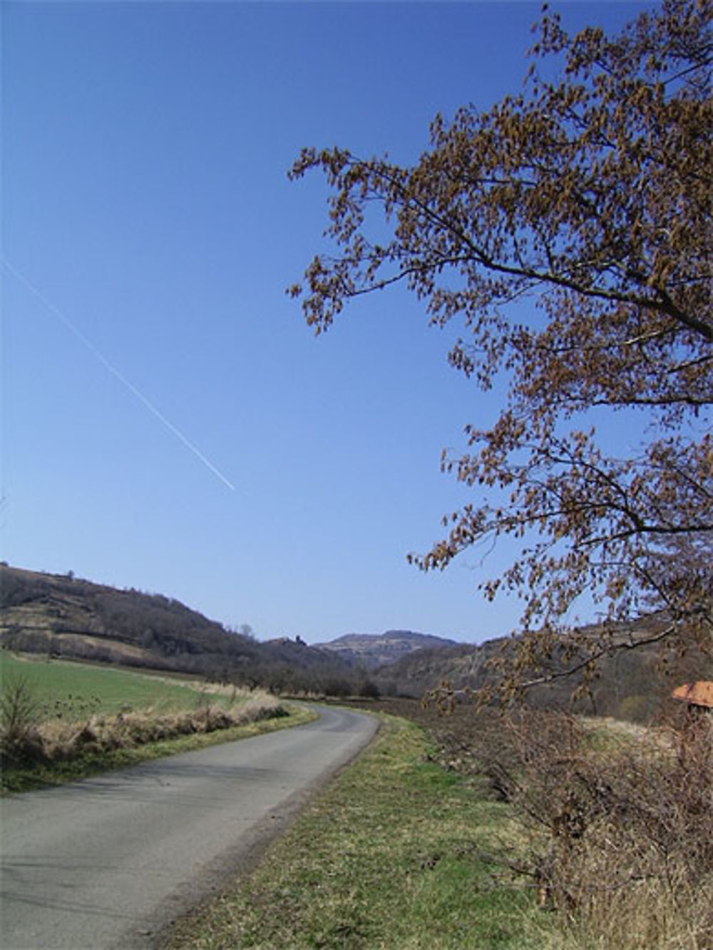 Beau jour sur la route de Saint Floret