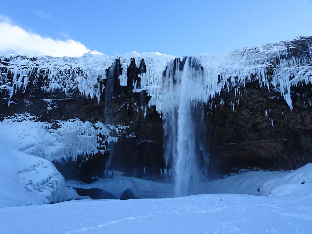 Cascade à Seljalandsfoss, en Islande 