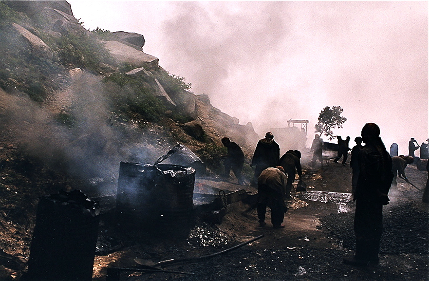 Les cantonniers de l'Himalaya Les cantonniers de l'Himalaya