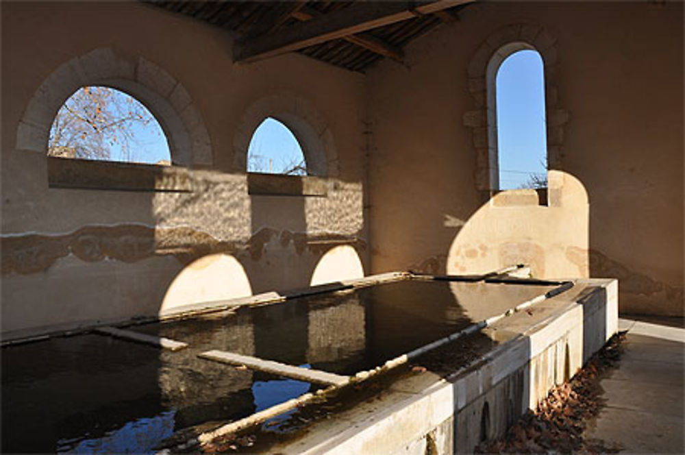 St-Laurent la Vernède, l'ancien &quot;salon-lavoir&quot;