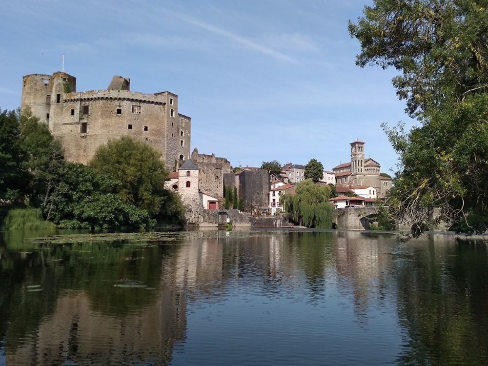 Le château de Clisson et la Sèvre Nantaise