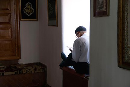 Lecture du coran dans la mosquée Ethem Bey
