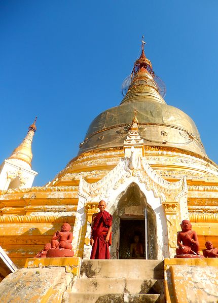 Sur la colline aux pagodes de Sagaing