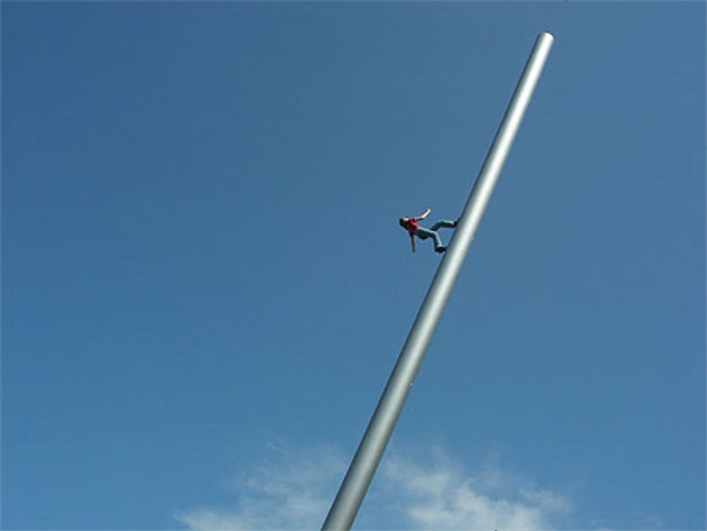 La Femme qui marche vers le ciel