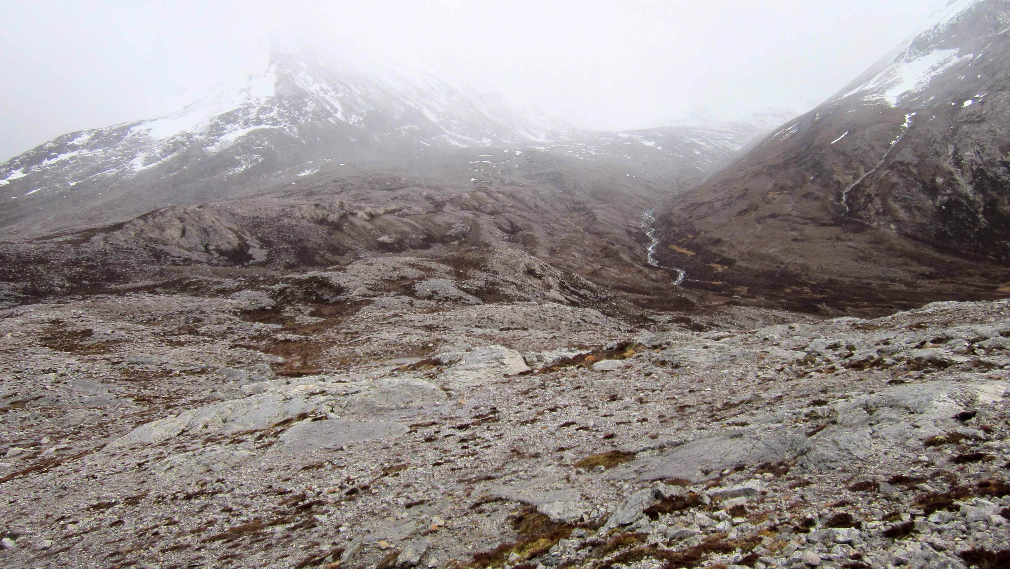 Au-dessus de Kinlochewe Au-dessus de Kinlochewe